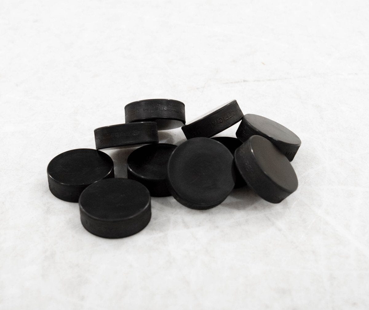 Ice Hockey Puck Bundle (10 Pucks) - Pucks & Balls
